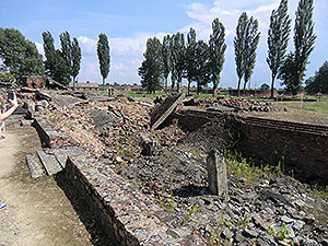Auschwitz10.jpg